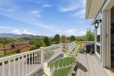 Stunning quality-built custom mountain and lake retreat with - photo 32