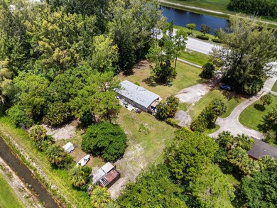 This beautifully remodeled 3-bedroom, 2-bathroom home offers - photo 32