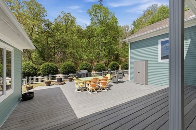 Stunning quality-built custom mountain and lake retreat with - photo 36