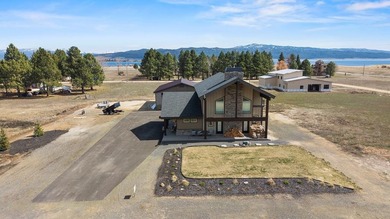 QUALITY BUILT CUSTOM HOME CLOSE TO TAMARACK! Views all around - photo 6