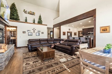 QUALITY BUILT CUSTOM HOME CLOSE TO TAMARACK! Views all around - photo 9