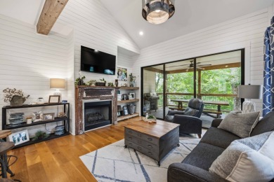 Deeded Stunning Custom-Built Home - photo 7