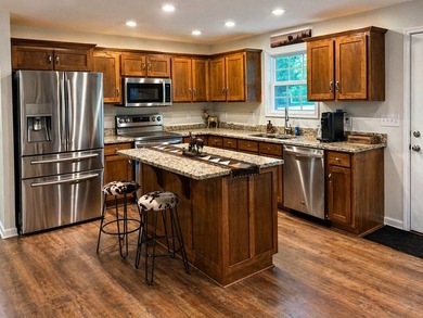 Step into easy living with this clean, modern 3-bedroom, 2-bath - photo 3