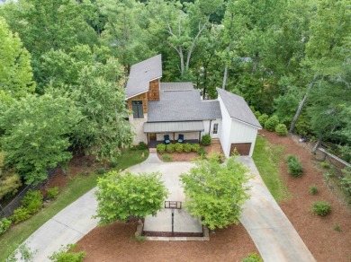 Deeded Stunning Custom-Built Home - photo 3