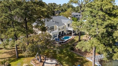 Welcome to a rare waterfront masterpiece! Exceptional & secluded - photo 4