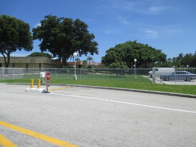 INVESTOR-FRIENDLY OPPORTUNITY! Bright and spacious 1-bedroom