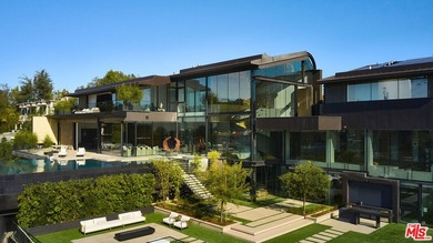 Enveloped in the lush landscape and bound by the masterful - photo 3