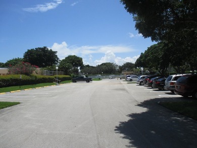 Bright and spacious 1-bedroom, 1-bath unit located on the 2nd - photo 39
