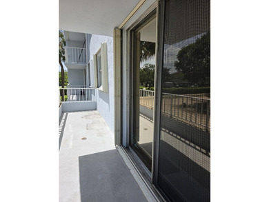 Bright and spacious 1-bedroom, 1-bath unit located on the 2nd - photo 48