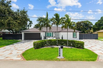 Welcome to this single-story residence in the desirable Lake - photo 1