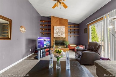Opportunity is knocking ! Welcome home to this charming 3-bed, 2 - photo 12
