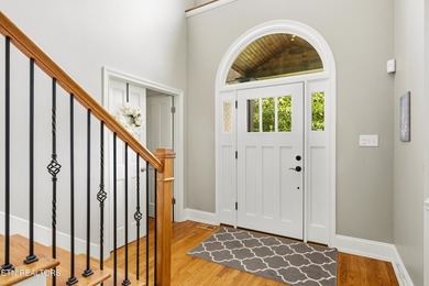 Welcome to an extraordinary waterfront community residence where - photo 3