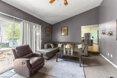 Opportunity is knocking ! Welcome home to this charming 3-bed, 2 - photo 13