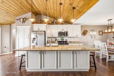 Set against a backdrop of year-round mountain views, this - photo 14