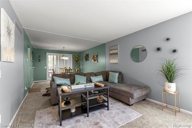 Opportunity is knocking ! Welcome home to this charming 3-bed, 2 - photo 15