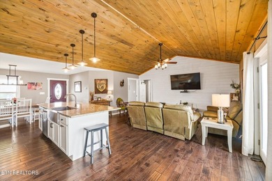 Set against a backdrop of year-round mountain views, this - photo 16
