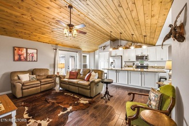 Set against a backdrop of year-round mountain views, this - photo 19