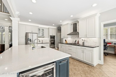 Welcome to an extraordinary waterfront community residence where - photo 9