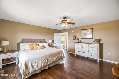 Set against a backdrop of year-round mountain views, this - photo 21