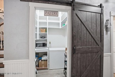 Welcome to 104 Quail Hollow Place--an incredible opportunity to - photo 22