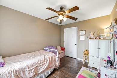 Set against a backdrop of year-round mountain views, this - photo 25