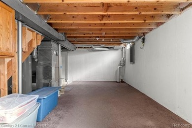 Opportunity is knocking ! Welcome home to this charming 3-bed, 2 - photo 28