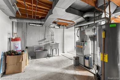 Opportunity is knocking ! Welcome home to this charming 3-bed, 2 - photo 30