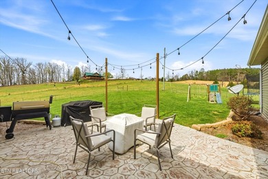 Set against a backdrop of year-round mountain views, this - photo 31