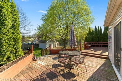 Opportunity is knocking ! Welcome home to this charming 3-bed, 2 - photo 33