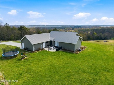 Set against a backdrop of year-round mountain views, this - photo 34