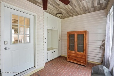 Welcome to 104 Quail Hollow Place--an incredible opportunity to - photo 38