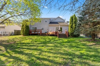 Opportunity is knocking ! Welcome home to this charming 3-bed, 2 - photo 39
