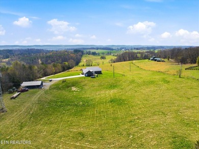 Set against a backdrop of year-round mountain views, this - photo 44