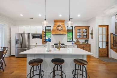 Deeded Stunning Custom-Built Home - photo 14