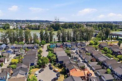 Beautifully updated and maintained Craftsman house in the heart - photo 4
