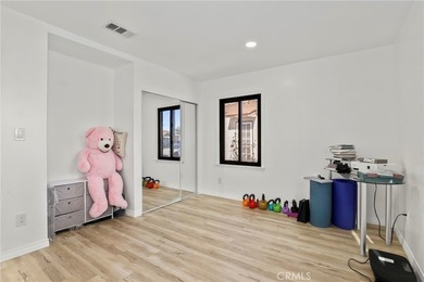 Welcome to your dream home in the heart of Long Beach at 2673 - photo 15
