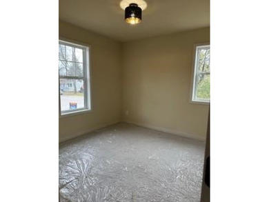 New construction in the heart of Beaver Dam. Homes is completed - photo 17
