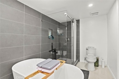 Welcome to your dream home in the heart of Long Beach at 2673 - photo 19