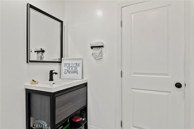 Welcome to your dream home in the heart of Long Beach at 2673 - photo 21