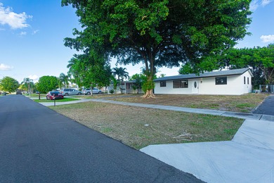 (private lake, pond, creek) Home For Sale in Palm Springs Florida