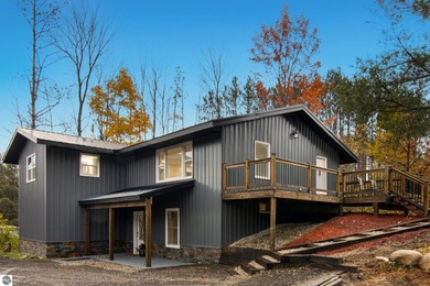 Wow! Great opportunity to own in East Jordan! This spacious two - photo 1