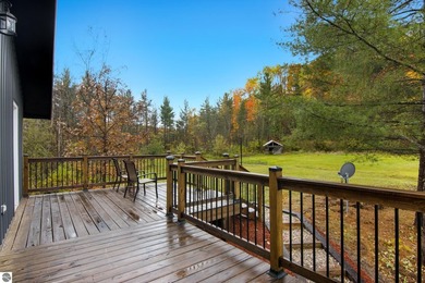 Wow! Great opportunity to own in East Jordan! This spacious two - photo 5