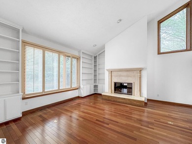 This spacious, end-unit condo in the highly sought-after Port of - photo 9