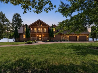 MAJESTIC LAKE HOME ON 1.95 ACRE LOT! This 3 bedroom 3.5 bath Tn - photo 2