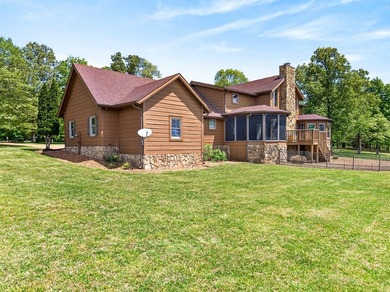 MAJESTIC LAKE HOME ON 1.95 ACRE LOT! This 3 bedroom 3.5 bath Tn - photo 7