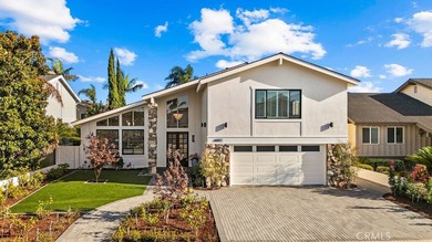 Glamorously designed S&S home in Goldenwest Estates. This - photo 1