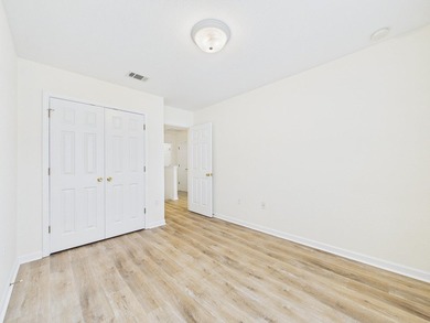 This beautifully maintained 3-bedroom, 2.5-bathroom end-unit - photo 17