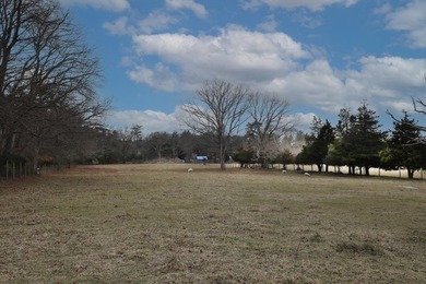 Presenting APR 50 Acre Farmhouse w/ several barns-a unique - photo 17