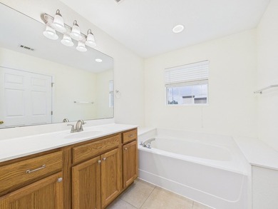 This beautifully maintained 3-bedroom, 2.5-bathroom end-unit - photo 23