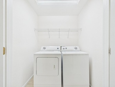This beautifully maintained 3-bedroom, 2.5-bathroom end-unit - photo 25
